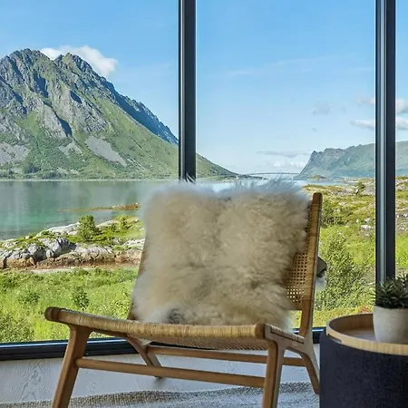 Ferienhaus Lyngvaer Arctic Pearl - Jacuzzi & Sauna - No 17 *