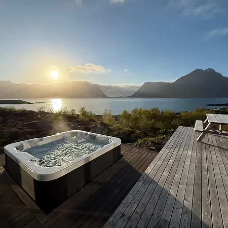 Holiday home Lyngvaer Arctic Pearl - Jacuzzi & Sauna - No 17