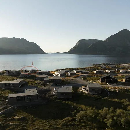 Lyngvaer Arctic Pearl - Jacuzzi & Sauna - No 17 Holiday home *